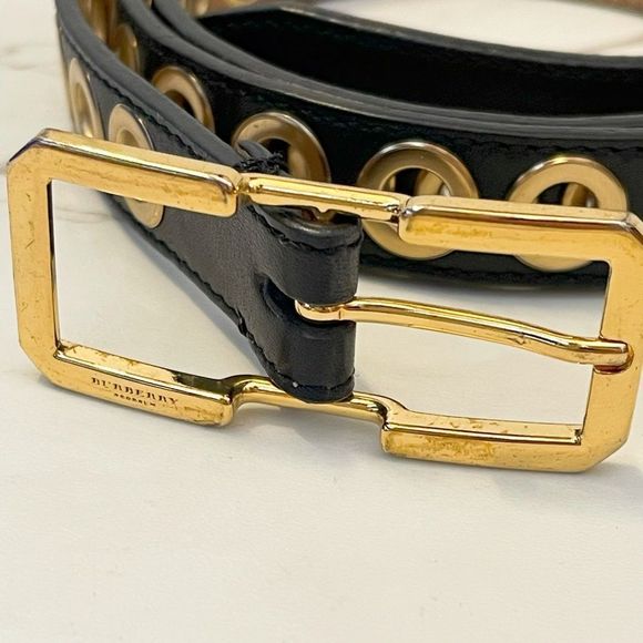 ⭐️HOST PICK⭐️ BURBERRY Metal Eyelet Belt - Picture 2 of 9